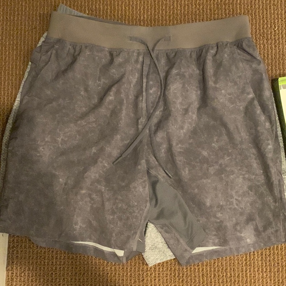Lululemon T.H.E Short 7” Shorts Large